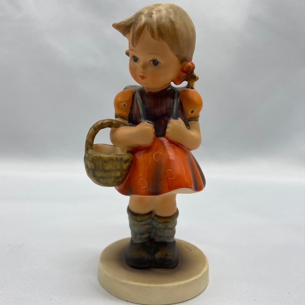 HUMMEL 1960-1972 “School Girl” #81/0, TMK-3